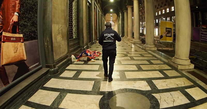 Le voci dei senzatetto nelle notti di Milano, il videoreportage Le voci dei senzatetto nelle notti di Milano, il videoreportage