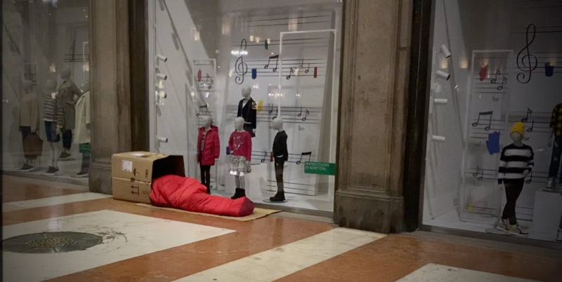 Le voci dei senzatetto nelle notti di Milano, il videoreportage Le voci dei senzatetto nelle notti di Milano, il videoreportage
