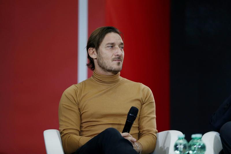 Totti-Roma, “tutte cavolate”. Arriva Tiago Pinto, Friedkin: “Talento di livello mondiale” Totti-Roma, “tutte cavolate”. Arriva Tiago Pinto, Friedkin: “Talento di livello mondiale”