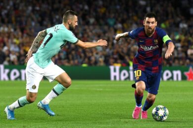 Real Madrid-Barcellona colpite dal covid: taglio stipendi dal 30 al 50%