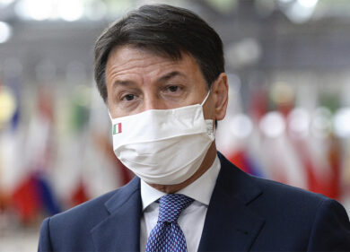 Calabria, Conte chiede scusa. “Gino Strada? Non sarà lui il commissario”