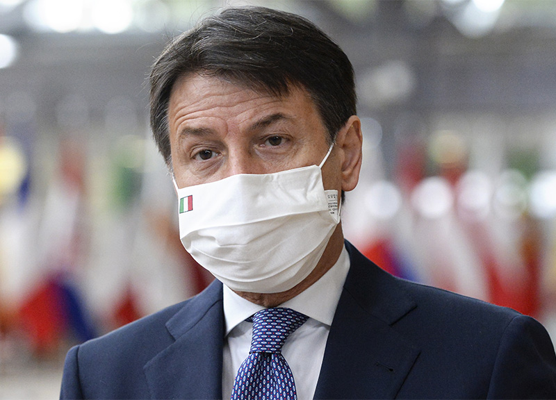 Calabria, Conte chiede scusa. “Gino Strada? Non sarà lui il commissario” Calabria, Conte chiede scusa. “Gino Strada? Non sarà lui il commissario”