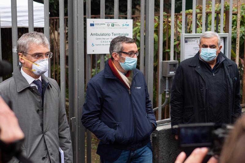 Galleria foto 'Campagna vaccinale Regione Lombardia: aperti 4 ambulatori nei quartieri Aler' - foto 1