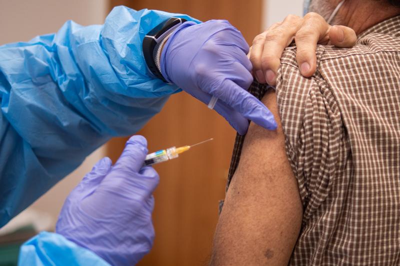 Campagna vaccinale Regione Lombardia: aperti 4 ambulatori nei quartieri Aler