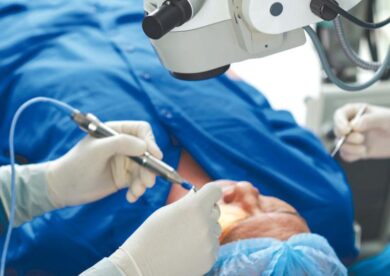 Cataratta: farmaco con antibiotico riduce del 50% i giorni di somministrazione