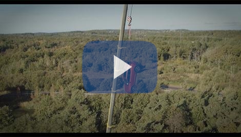 Volvo il crash test più estremo, giù da 30 metri Volvo il crash test più estremo, giù da 30 metri