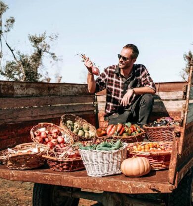 Simone Rugiati ‘adotta’ i piccoli agricoltori di Coltivatori di Emozioni