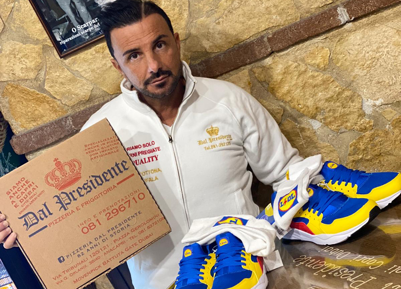 Scarpe Lidl, un’antica pizzeria napoletana le regala al migliore cliente Scarpe Lidl, un’antica pizzeria napoletana le regala al migliore cliente