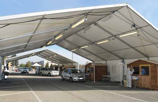 Covid, tamponi drive through alla caserma Nato Ugo Mara in sicurezza