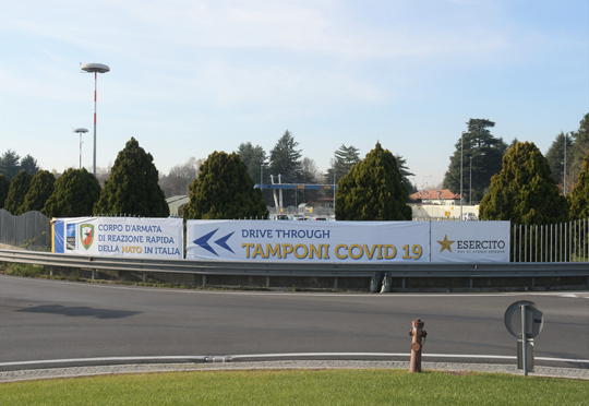 Covid, tamponi drive through alla caserma Nato Ugo Mara in sicurezza