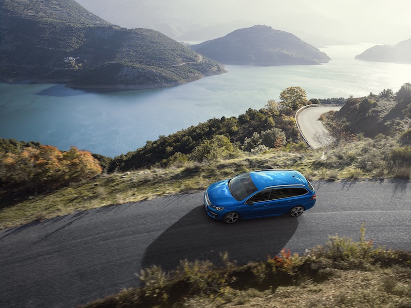 Nuova Peugeot 308, temperamento audace e stile fluido e sportivo