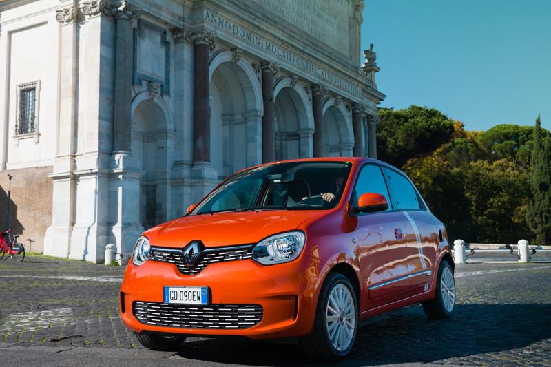 Renault Twingo Electric, una ricarica basta per una settimana Renault Twingo Electric, una ricarica basta per una settimana
