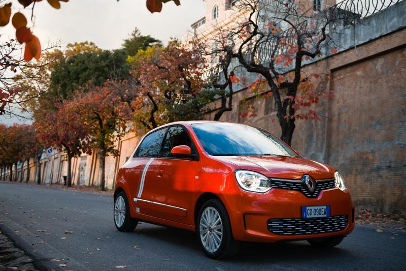Renault Twingo Electric, una ricarica basta per una settimana Renault Twingo Electric, una ricarica basta per una settimana