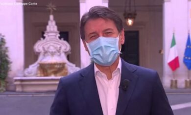 L’intervista a Conte e il caso tosse: “Solo un problema alle corde vocali”