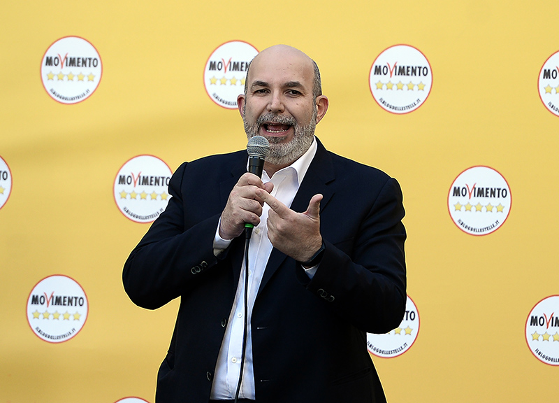 M5s, Crimi: “Serve un accordo per Rousseau.Basta unico leader,Segreteria di 5” M5s, Crimi: “Serve un accordo per Rousseau.Basta unico leader,Segreteria di 5”