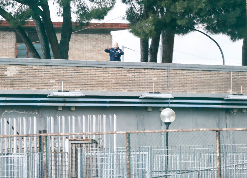 Coronavirus, rivolta nel carcere di Rebibbia: arrestati nove detenuti Coronavirus, rivolta nel carcere di Rebibbia: arrestati nove detenuti