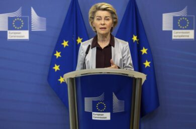 Vaccino anti Covid-19: la Commissione Europea approva il contratto con Moderna