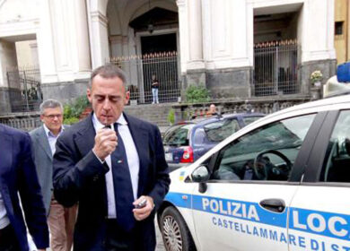 Maradona, l’ex pm: “Volevo arrestare Diego, mi feci fare l’autografo”