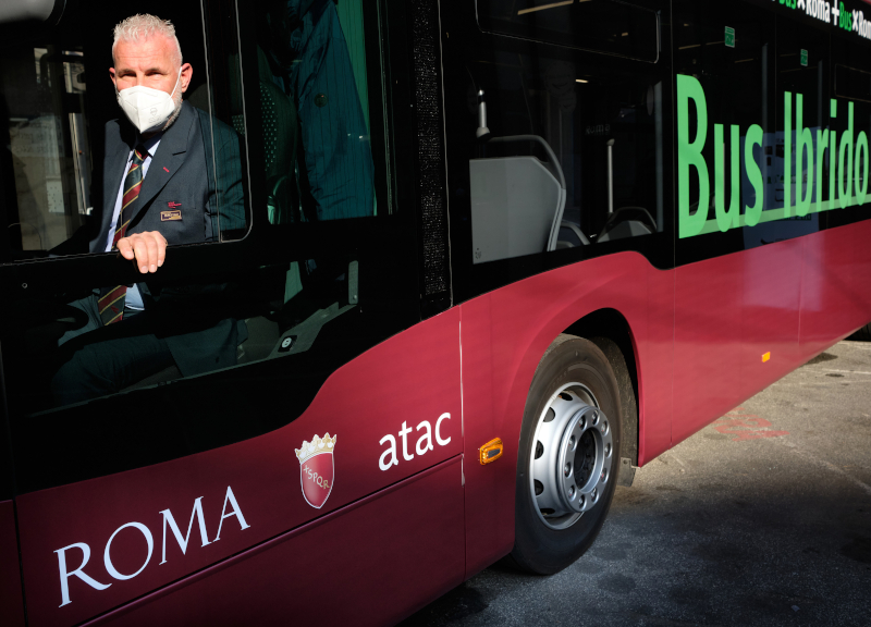 Bus ibridi a Roma: Atac presenta la nuova flotta. In strada nell’Estate 2021 Bus ibridi a Roma: Atac presenta la nuova flotta. In strada nell’Estate 2021