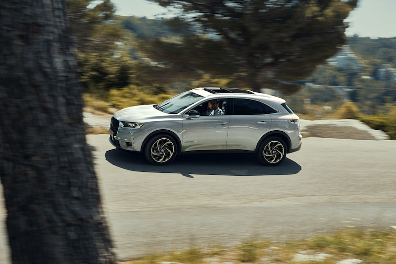 DS 7 CROSSBACK E-TENSE 4X4, tecnologia e ADAS per viaggiare in sicurezza