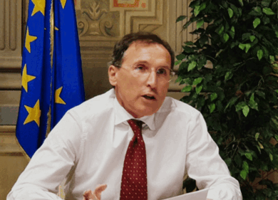 “Gesù può nascere anche 2 ore prima”, Natale: Boccia preannuncia il coprifuoco