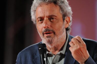 Covid, Piovani: “Io 5 settimane in ospedale. Disprezzo per i negazionisti”