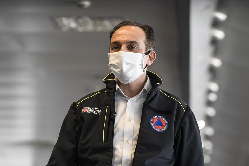 Torino, assembramenti da shopping. Ricorso ai vigilantes nei negozi Torino, assembramenti da shopping. Ricorso ai vigilantes nei negozi