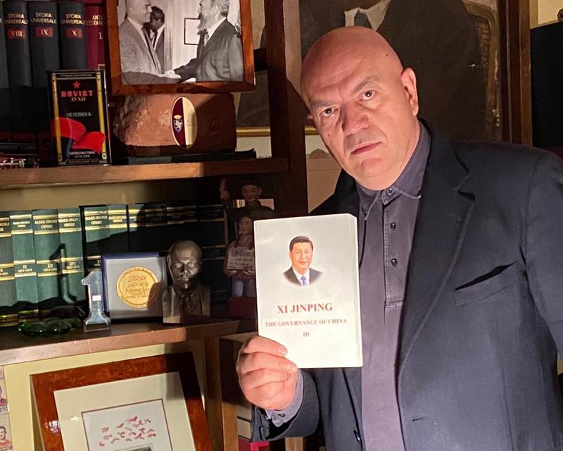 Galleria foto 'MARCO RIZZO SCRIVE IN CINA LA RECENSIONE DEL LIBRO DEL PREMIER XI JINPING' - foto 1