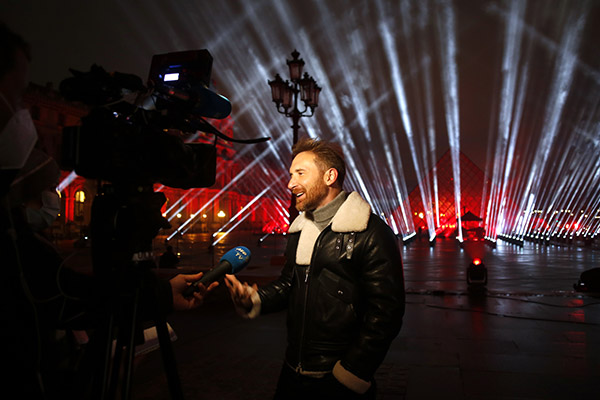Capodanno David Guetta, mega concerto al Louvre! Come rivederlo? Ecco il VIDEO