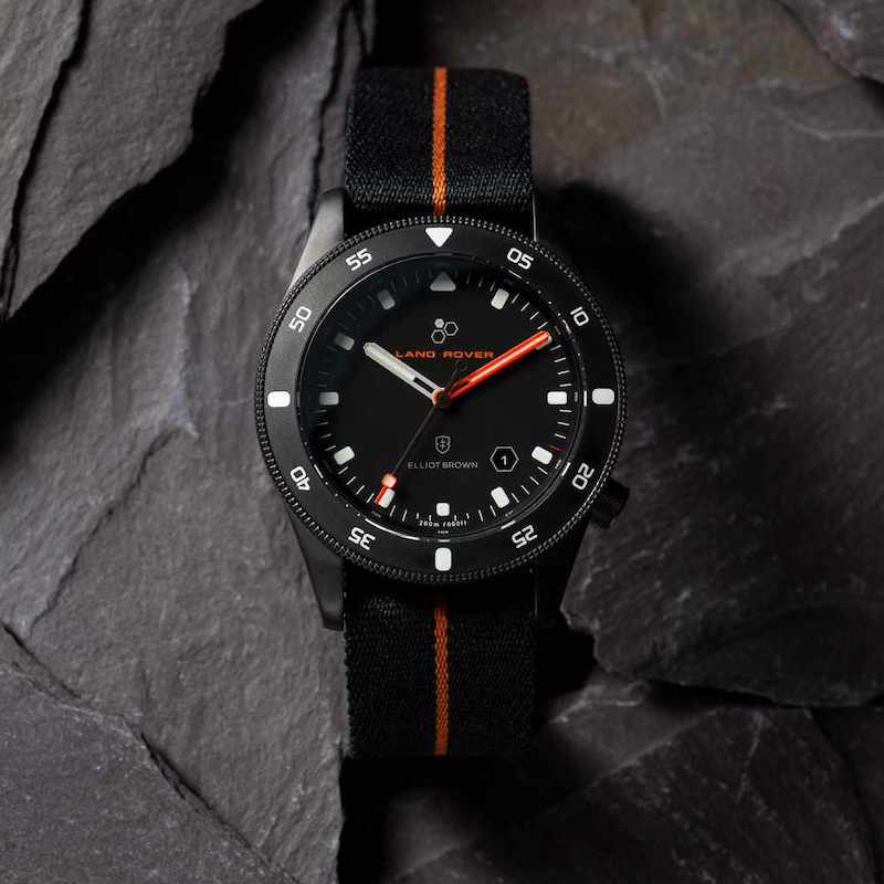 L’orologio Land Rover x Elliot Brown Holton Professional sfida la Defender L’orologio Land Rover x Elliot Brown Holton Professional sfida la Defender