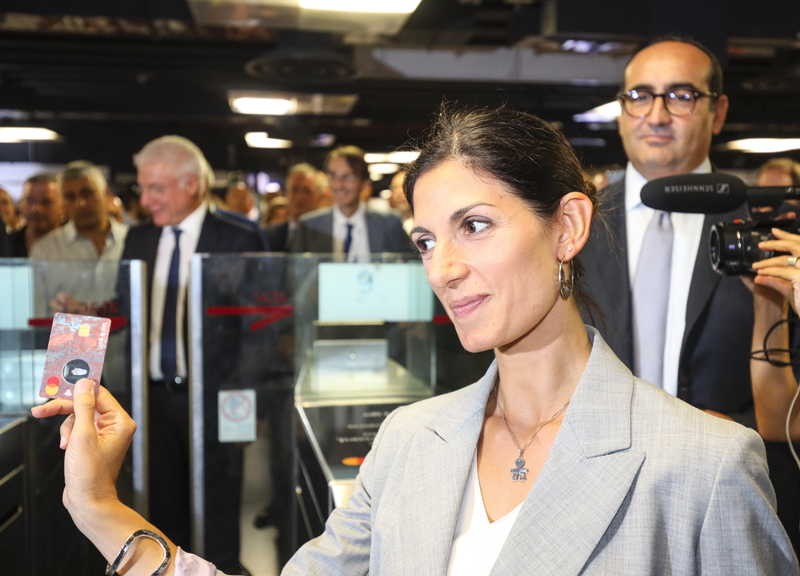 Coronavirus, la grande abbuffata della Raggi. Anche all’Atac il premio Covid Coronavirus, la grande abbuffata della Raggi. Anche all’Atac il premio Covid