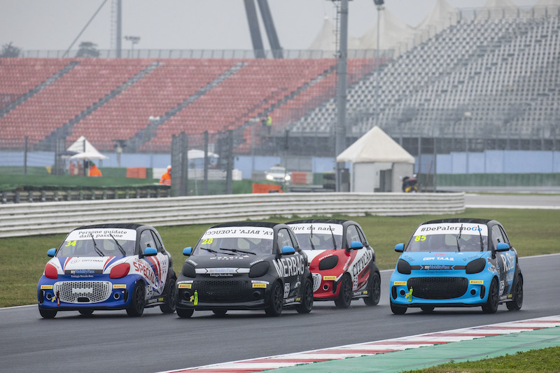 Merbag e Fulvio Ferri si aggiudicano il titolo 2020 della smart e-cup Merbag e Fulvio Ferri si aggiudicano il titolo 2020 della smart e-cup