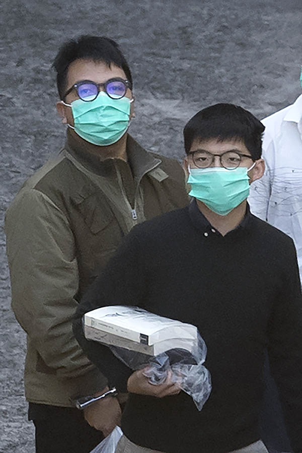 Hong Kong, 13 mesi di carcere per Joshua Wong: con lui altri due attivisti