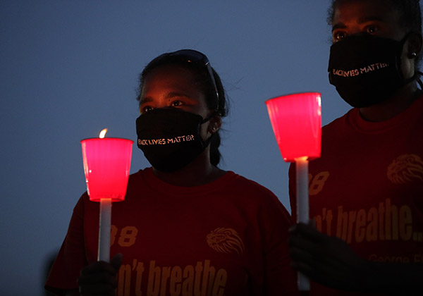 Taranto, Vincenzo muore a 11 anni. Lottava col cancro nel quartiere Tamburi Taranto, Vincenzo muore a 11 anni. Lottava col cancro nel quartiere Tamburi