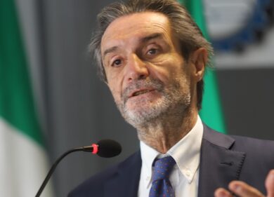 Natale, niente spostamenti tra i comuni. Fontana: è una decisione lunare