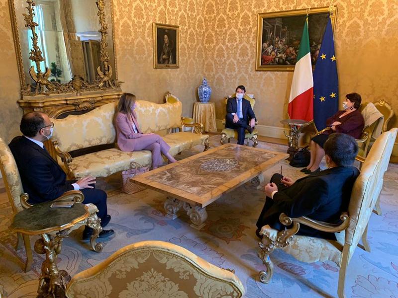 Dpcm Natale, Iv in tackle sul governo: “Fa finta di coinvolgere il Parlamento” Dpcm Natale, Iv in tackle sul governo: “Fa finta di coinvolgere il Parlamento”