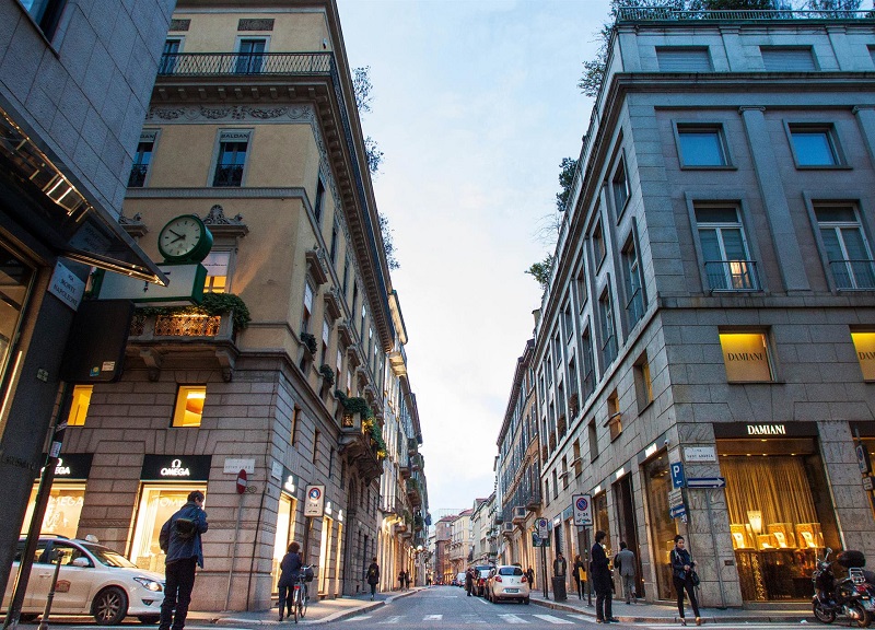 Montenapoleone District: si accende il Natale nel Quadrilatero Montenapoleone District: si accende il Natale nel Quadrilatero