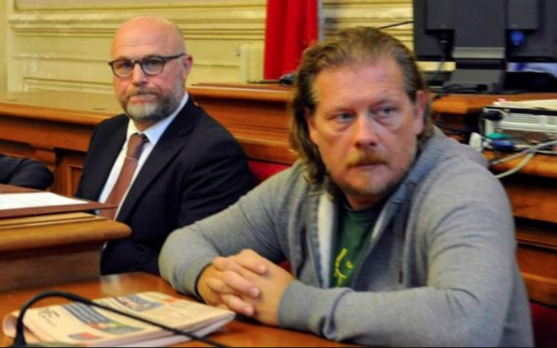 Roma, Raggi assume i “trombati” dell’M5S: da attivisti a consulenti del Comune Roma, Raggi assume i “trombati” dell’M5S: da attivisti a consulenti del Comune