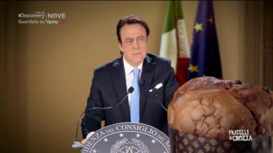 Crozza/ Conte ce la mette tutta, ma non ce la fa ad arrivare al panettone