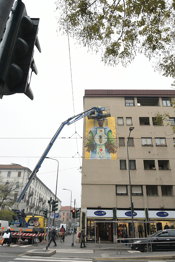Sant’Ambrogio, murale a Milano per il patrono. FOTO