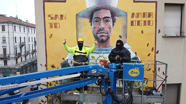 Sant’Ambrogio, murale a Milano per il patrono. FOTO