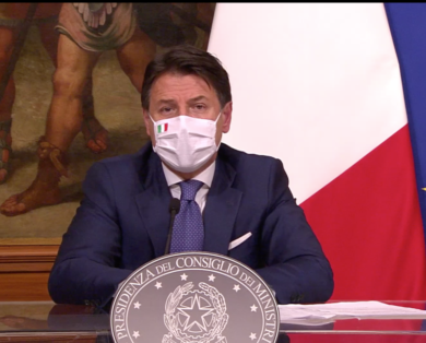 Conte e la scorta alla compagna: il discorso tv diventa uno spazio personale