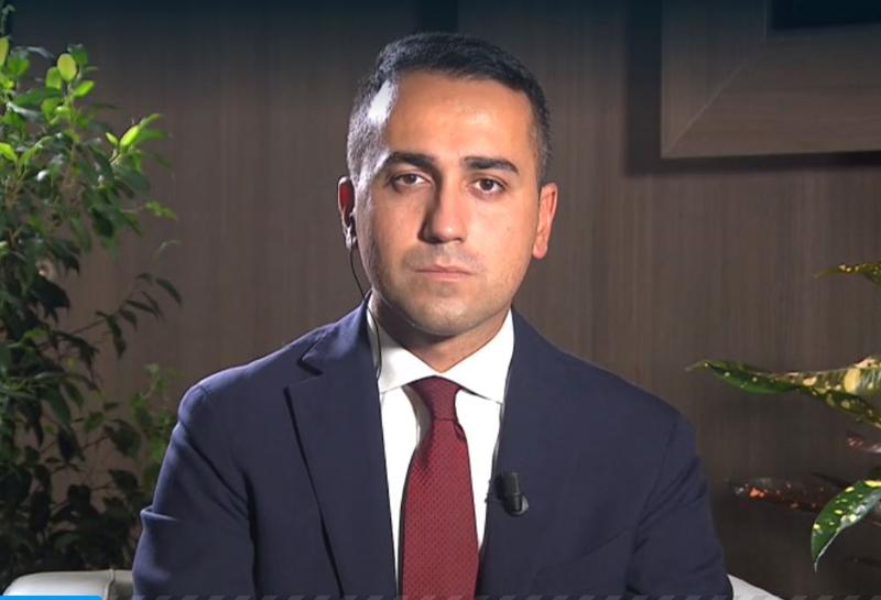 Mes, Crimi e Di Maio si scordano le loro promesse elettorali Mes, Crimi e Di Maio si scordano le loro promesse elettorali