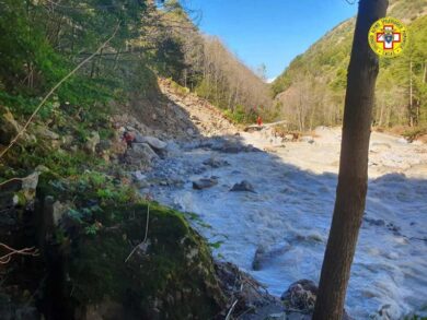 Maltempo: Italia sott’acqua, allerta fiumi. Caos neve, Brennero chiuso