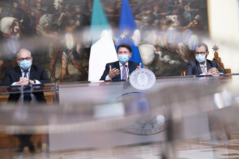 Recovery, rischio “incostituzionalità”. Salta il via libera del Cdm Recovery, rischio “incostituzionalità”. Salta il via libera del Cdm