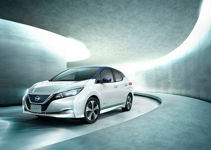 Nissan Leaf, festeggia i suoi primi dieci anni Nissan Leaf, festeggia i suoi primi dieci anni