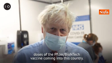 Covid, Johnson: Incredibile vedere i primi vaccini somministrati alle persone