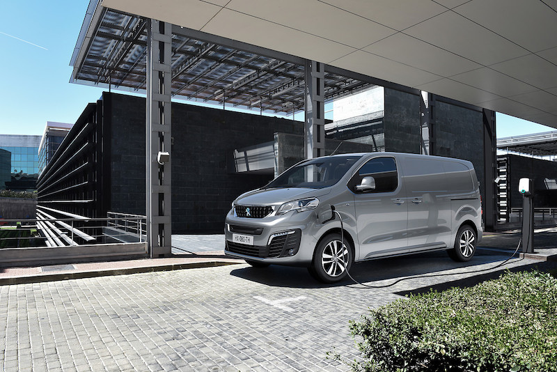 Agli Automobiles Awards Peugeot si aggiudica tre premi