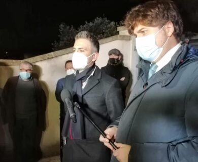 Lizzanello, il sindaco: “Pagherò la multa. Ma passerò il Natale con mia madre”