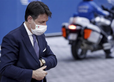 Spostamenti a Natale, Conte verso l’apertura. Casellati: “Senato si esprima”